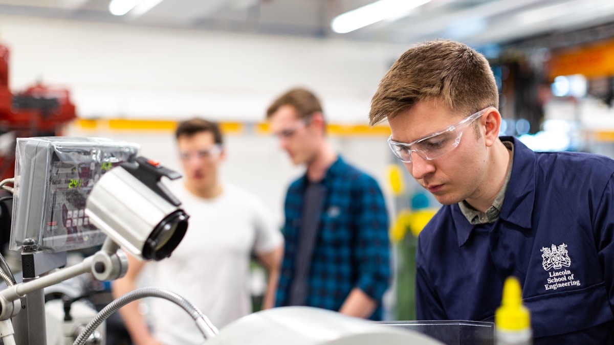 SolidWorks vs AutoCAD: Which Tool for Which Job?